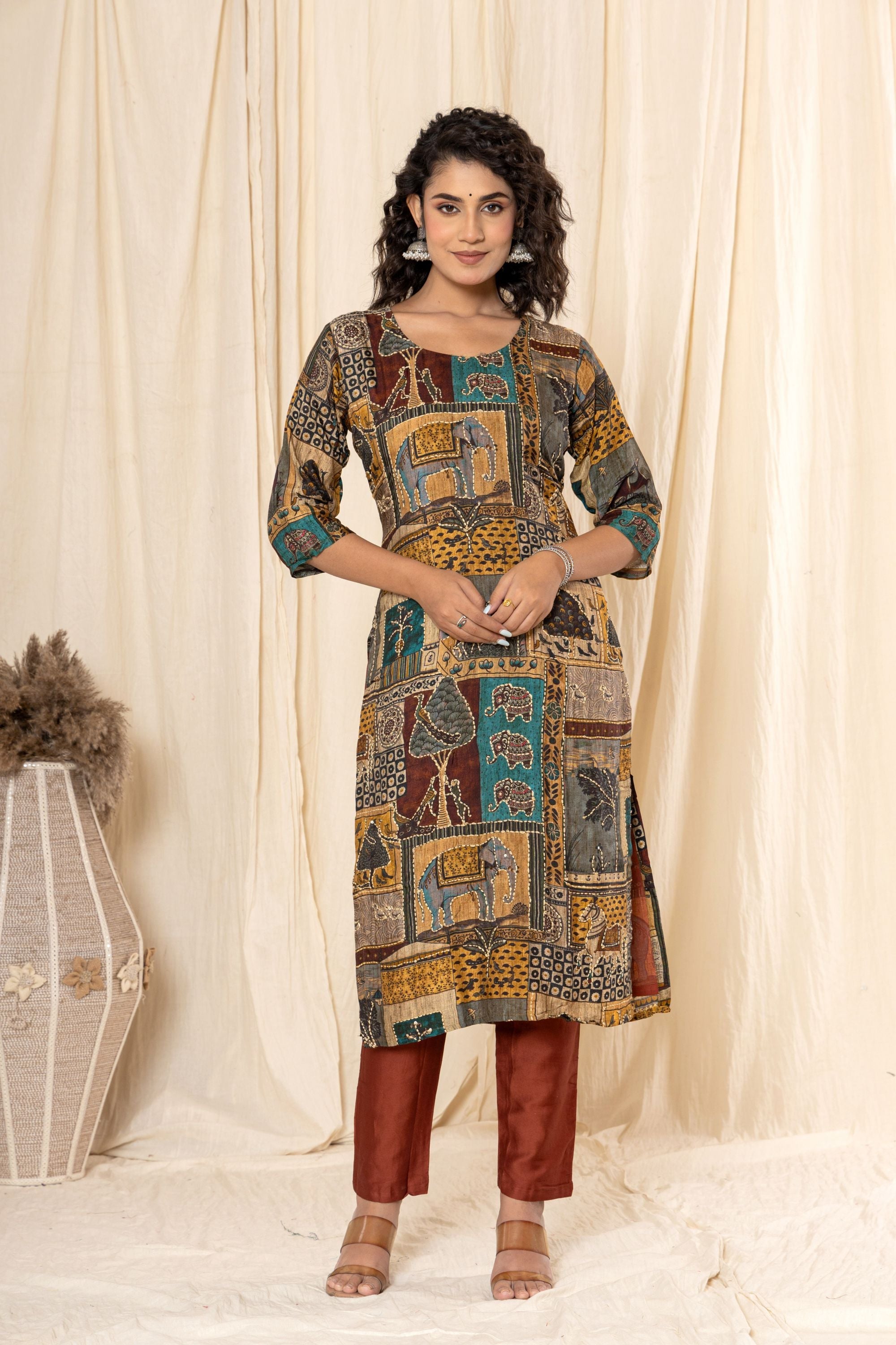 Figure Folk Print Cotton Silk Suit Set