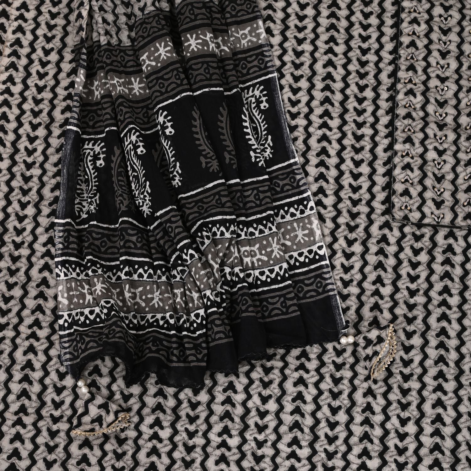 Animal Black-Grey Cotton Unstitched Salwar Suit