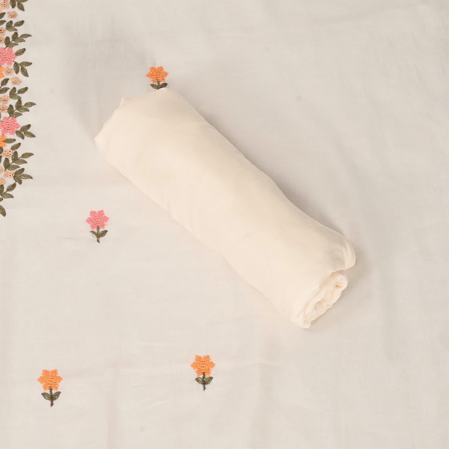 Sable White Muslin Unstitched Salwar Suit